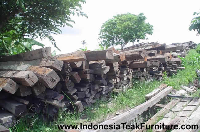 RECLAIMED TEAK LAWN FURNITURE