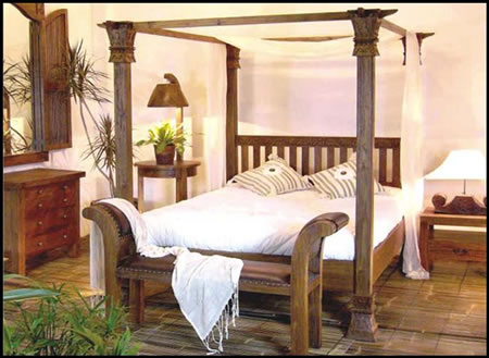 Four poster bed made of reclaimed teak wood