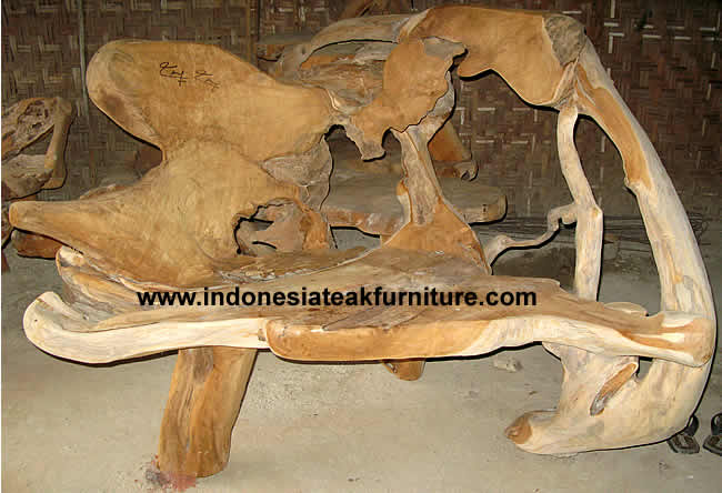 OUTDOOR TEAK BENCH